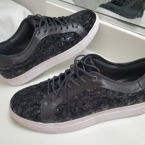 Robert Graham SKULLS + PAISLEY